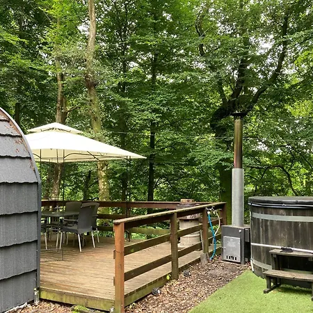 Broomhills Farm River Eco Pods Çiftlik konaklama
