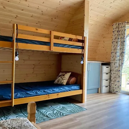 Broomhills Farm River Eco Pods Çiftlik konaklama