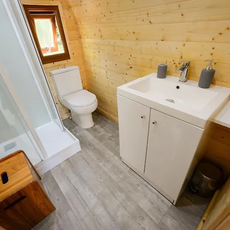 Çiftlik konaklama Broomhills Farm River Eco Pods
