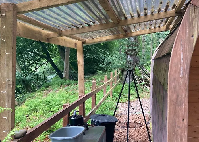 Broomhills Farm River Eco Pods