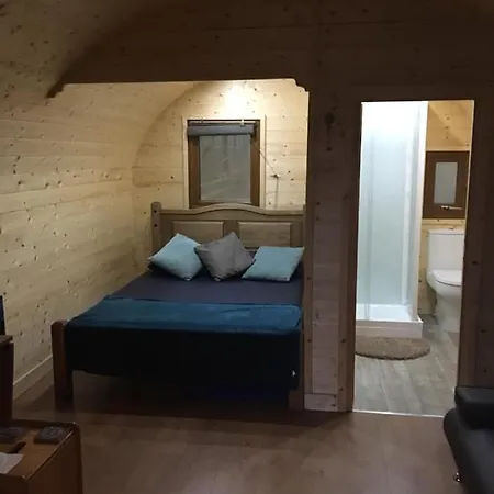 Farm stay Broomhills Farm River Eco Pods